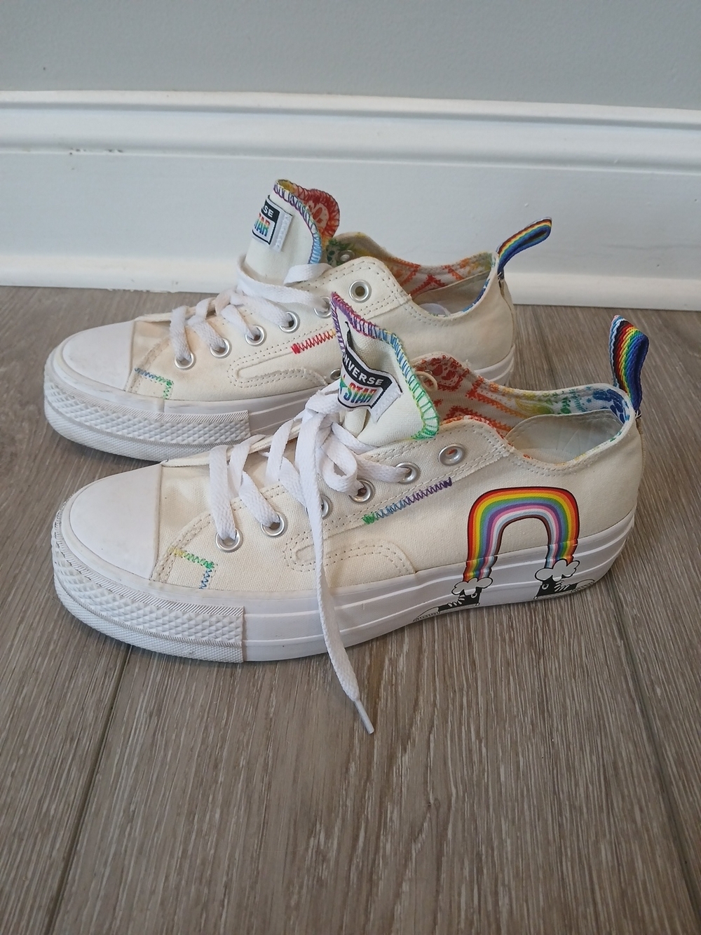Converse All Star Platform Low  Canvas Sneakers with Rainbow Accent Mens 6 W 8